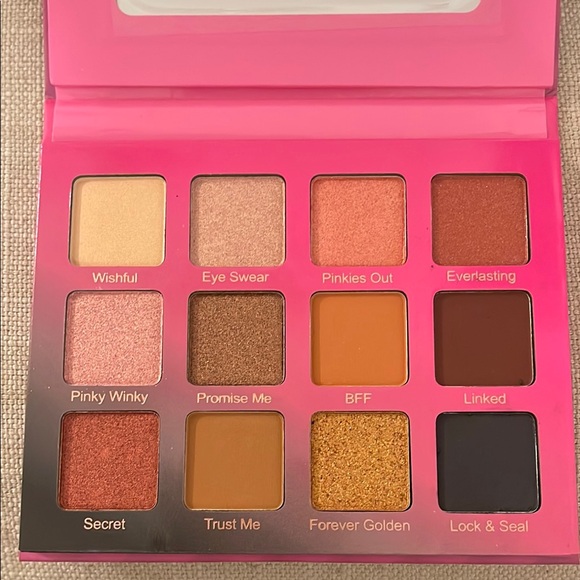 Violet Voss Eyeshadow Palette Set of 3 for $20 - Picture 3 of 5